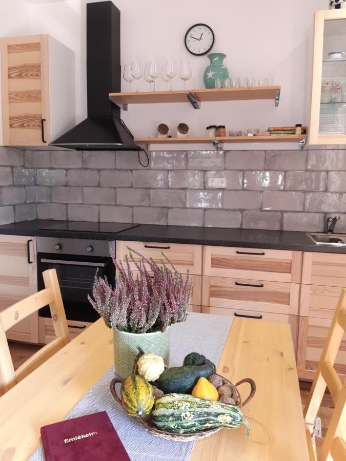 Liget Vendeghaz Villa Szokolya Exteriör bild